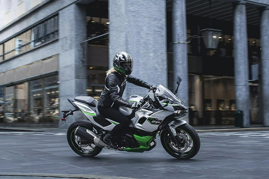 2024 Kawasaki Ninja® 7 Hybrid ABS