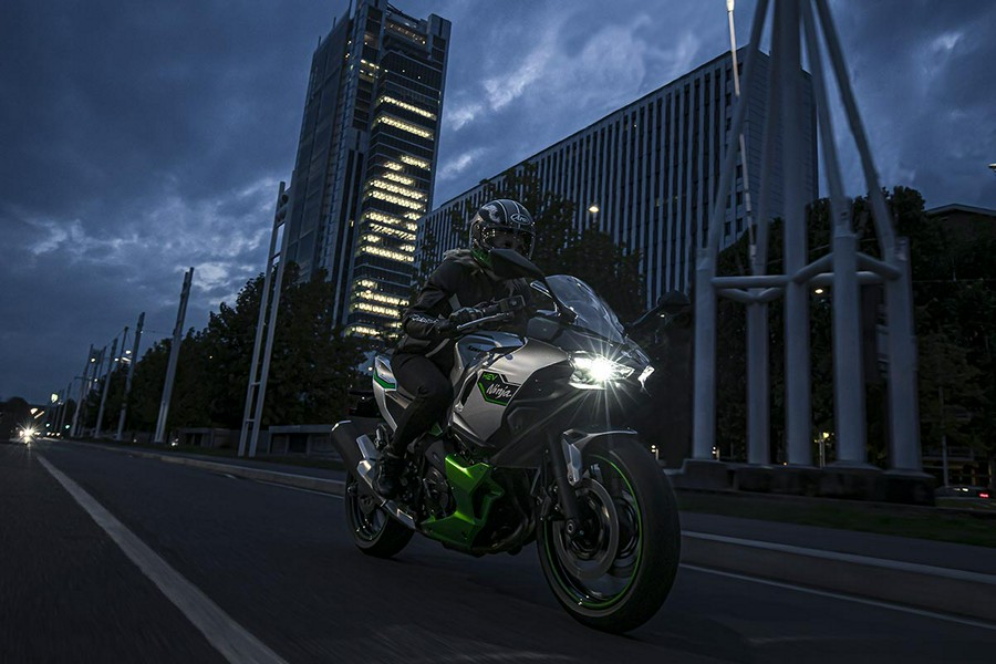 2024 Kawasaki Ninja® 7 Hybrid ABS