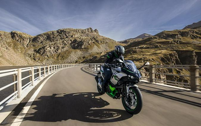 2024 Kawasaki Ninja® 7 Hybrid ABS