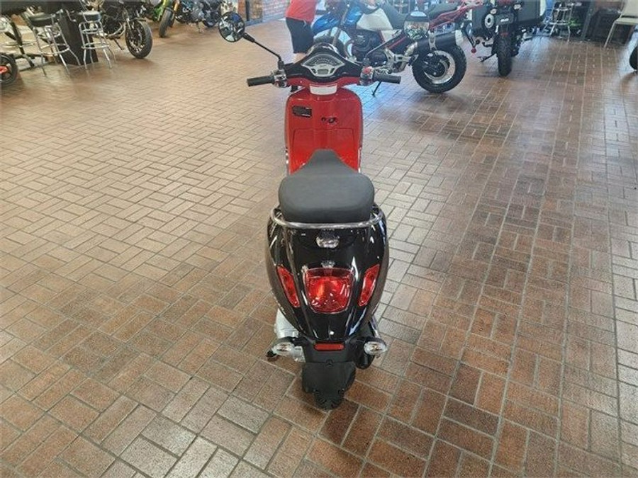 New 2023 Vespa PRIMAVERA 150 MICKEY MOUSE