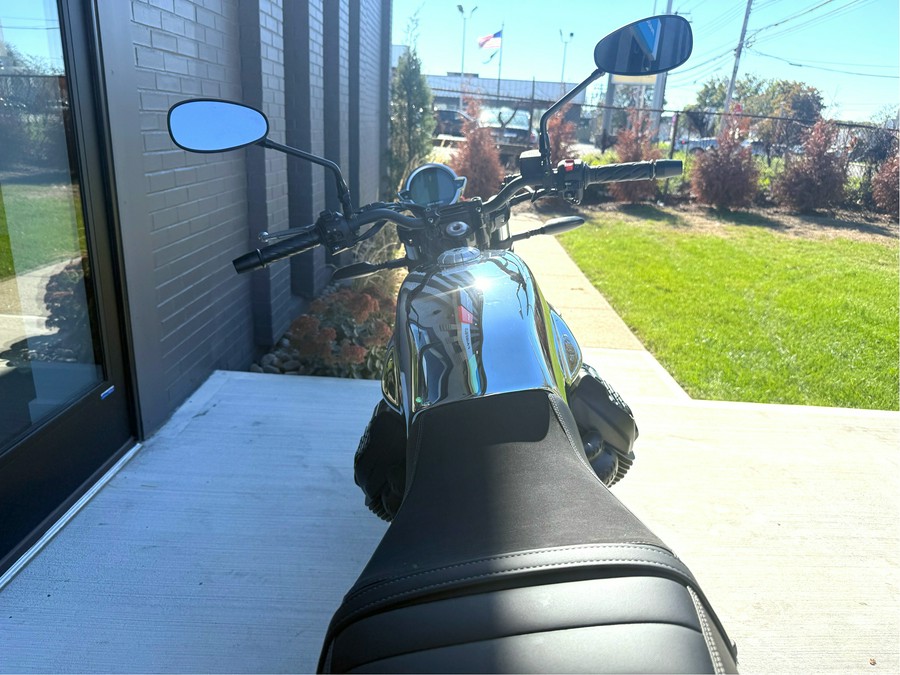 2025 Moto Guzzi V7 Stone