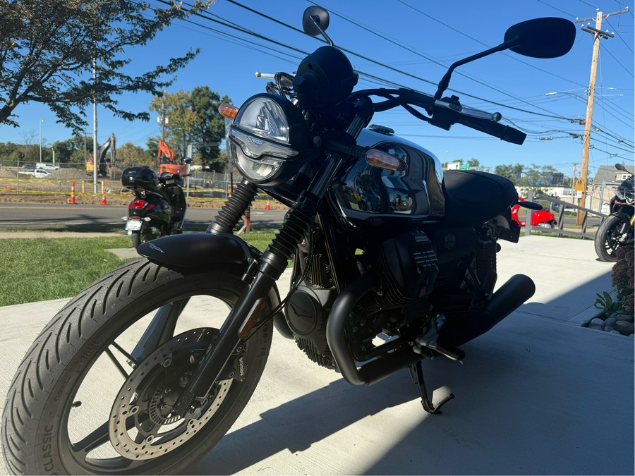 2025 Moto Guzzi V7 Stone