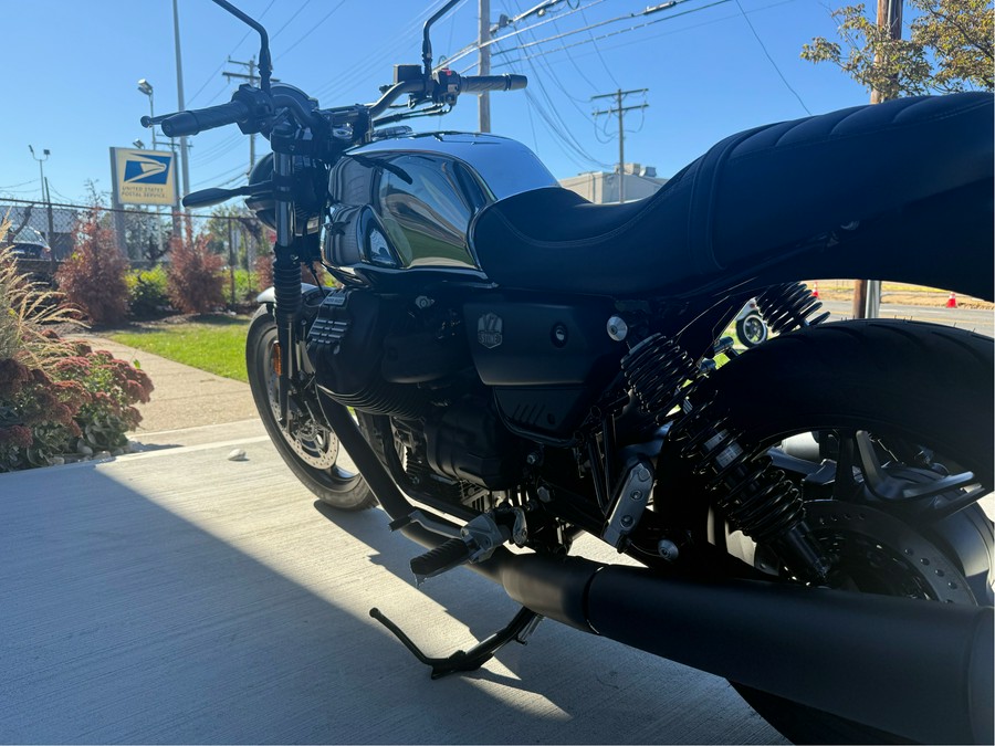 2025 Moto Guzzi V7 Stone