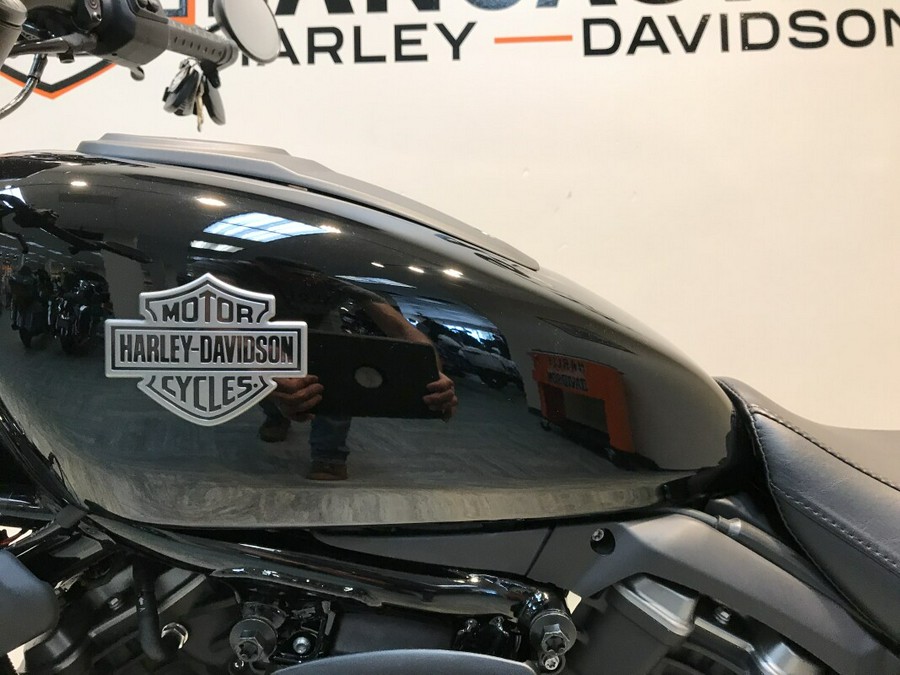 2024 Harley-Davidson Nightster™ Vivid Black RH975