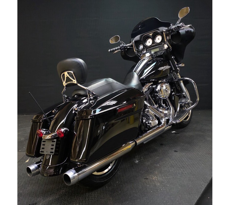 Harley-Davidson® Street Glide® 2011 FLHX BLACK