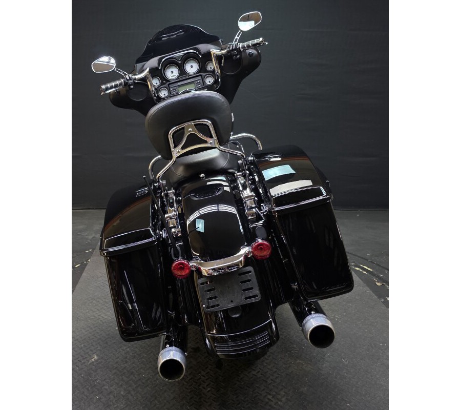 Harley-Davidson® Street Glide® 2011 FLHX BLACK