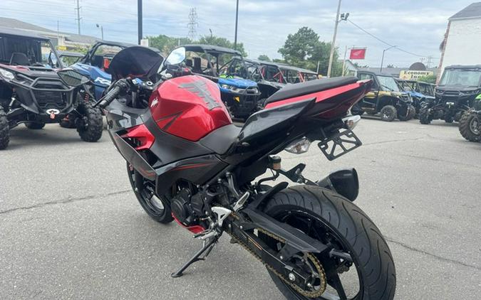 2019 Kawasaki Ninja 400 ABS Metallic Spark Black