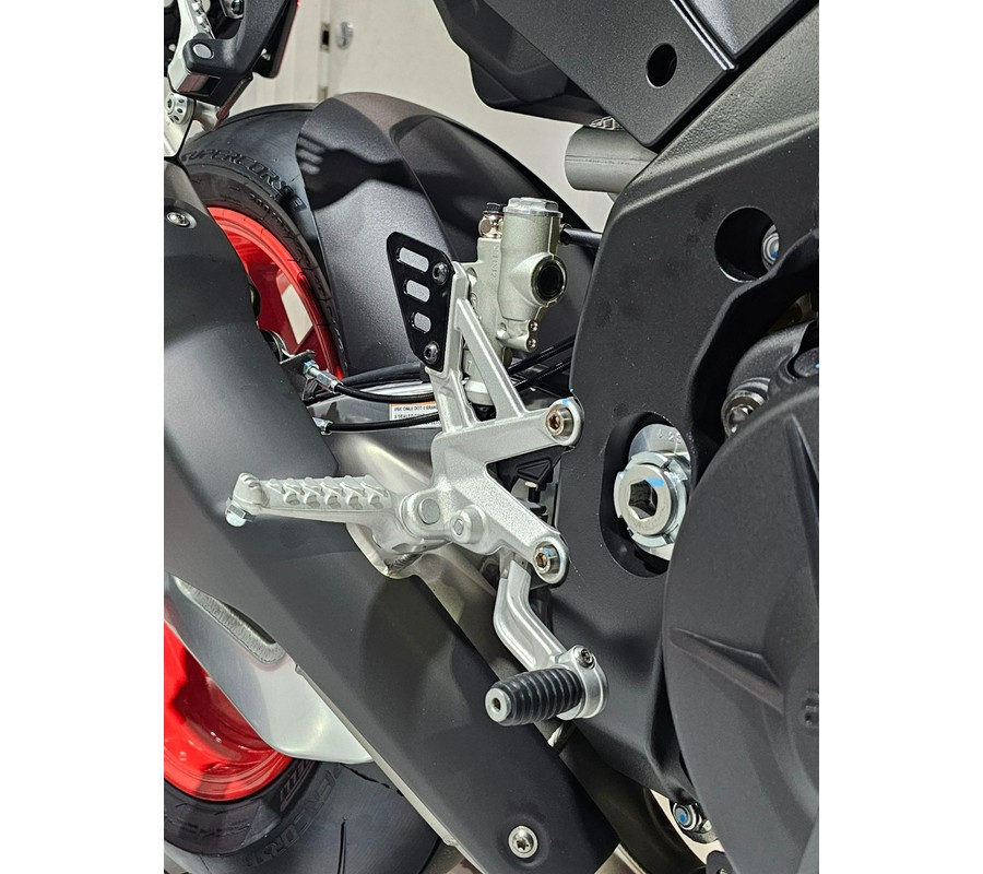 2026 Aprilia RSV4 1100