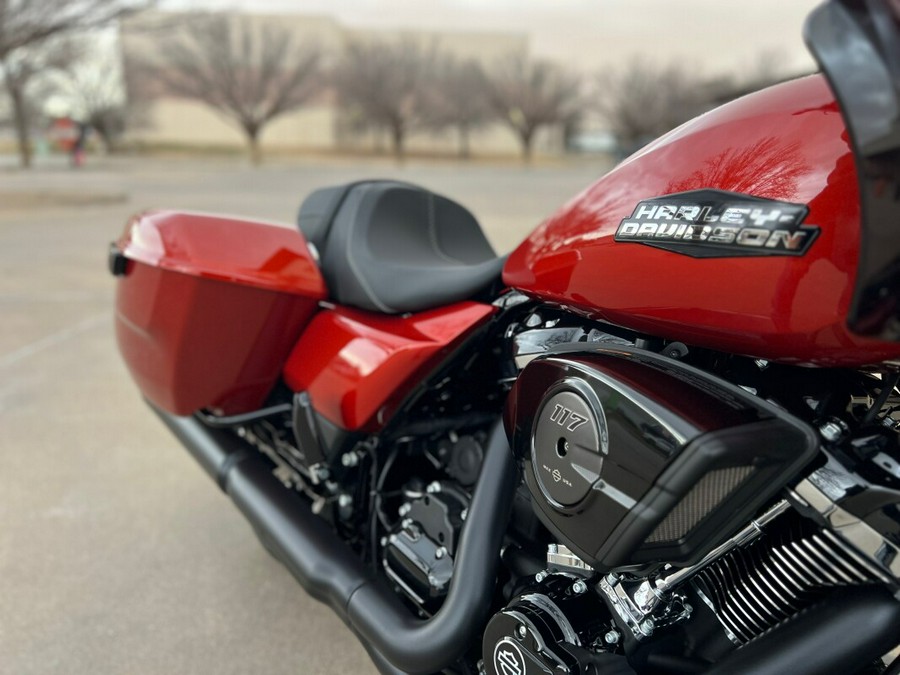 2024 Harley-Davidson® Road Glide® Whiskey Fire - Black Finish