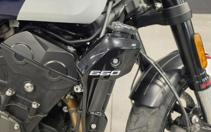 2025 Triumph Trident 660 Triple Tribute Edition Snowdonia White