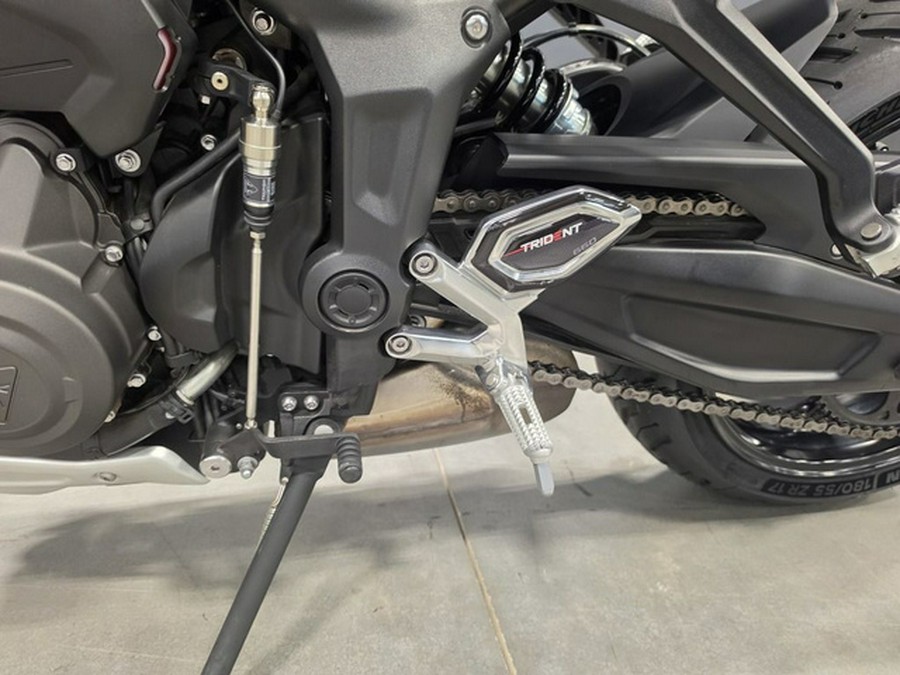 2025 Triumph Trident 660 Triple Tribute Edition Snowdonia White