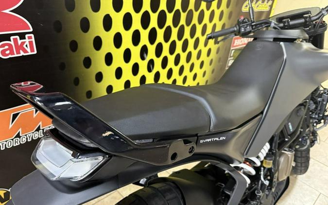 2024 Husqvarna SVARTPILEN 401