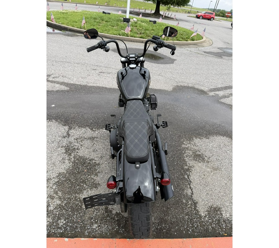 2018 Harley-Davidson® Street Bob® Vivid Black