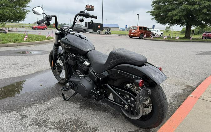 2018 Harley-Davidson® Street Bob® Vivid Black
