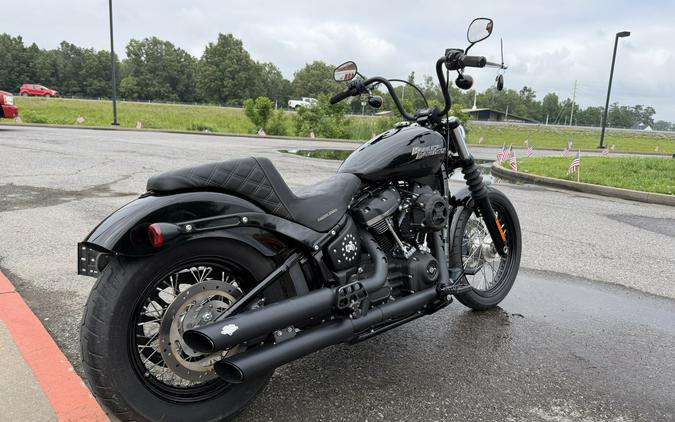 2018 Harley-Davidson® Street Bob® Vivid Black