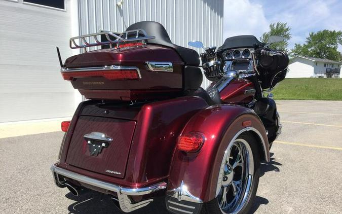 2017 Harley-Davidson® FLHTCUTG - Tri Glide® Ultra
