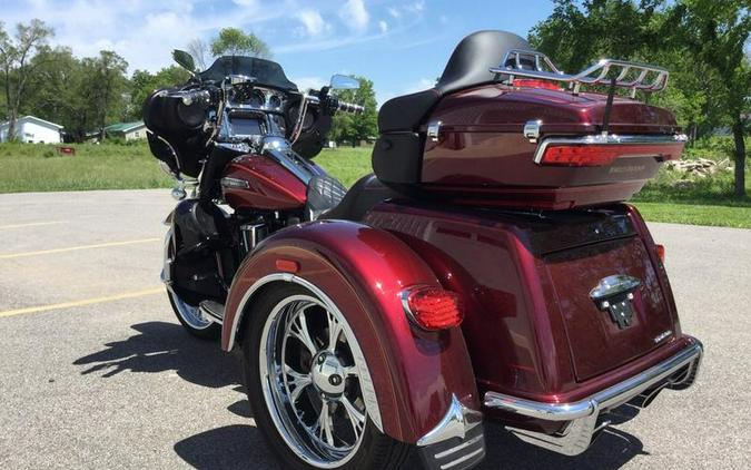 2017 Harley-Davidson® FLHTCUTG - Tri Glide® Ultra