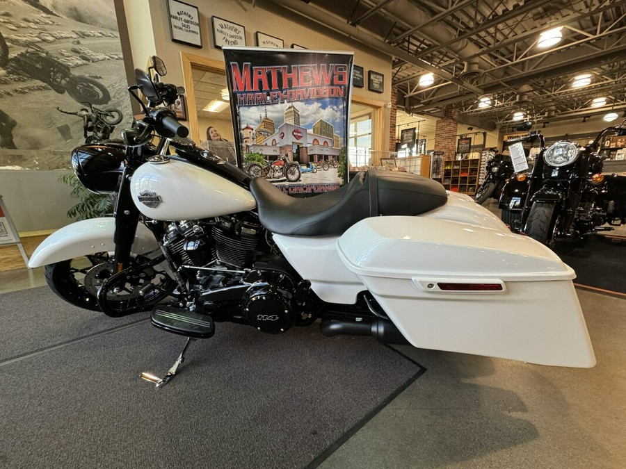 2024 Harley-Davidson Road King Special White Onyx Pearl