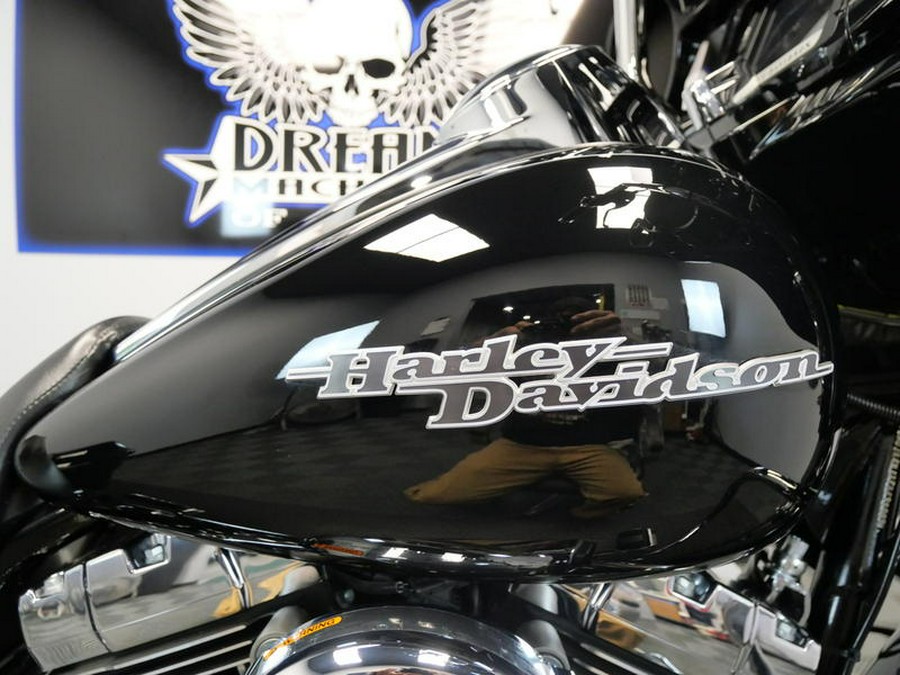 2015 Harley-Davidson® FLHXS - Street Glide® Special