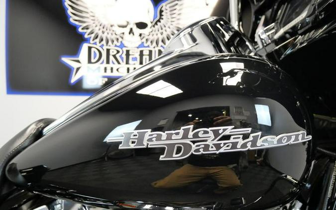 2015 Harley-Davidson® FLHXS - Street Glide® Special