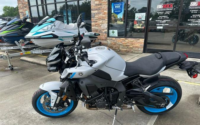 2025 Yamaha MT 10