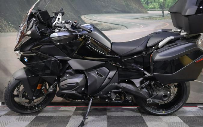 2026 BMW R 1300 RT Triple Black