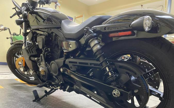 2026 Harley-Davidson® Nightster® Vivid Black Black Trim RH975