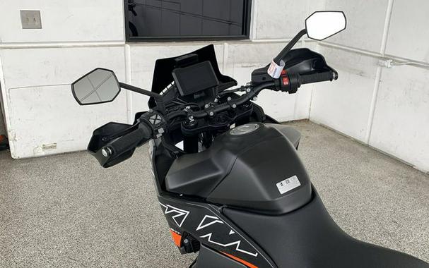 2024 KTM 890 SMT