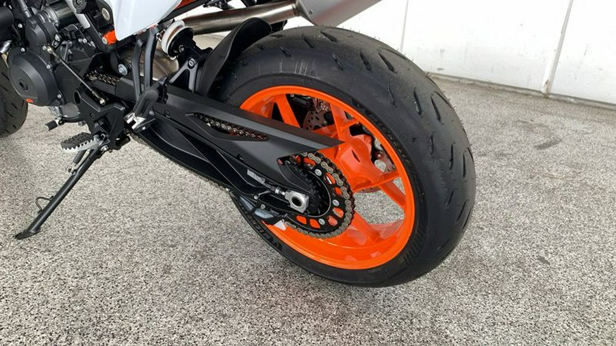 2024 KTM 890 SMT