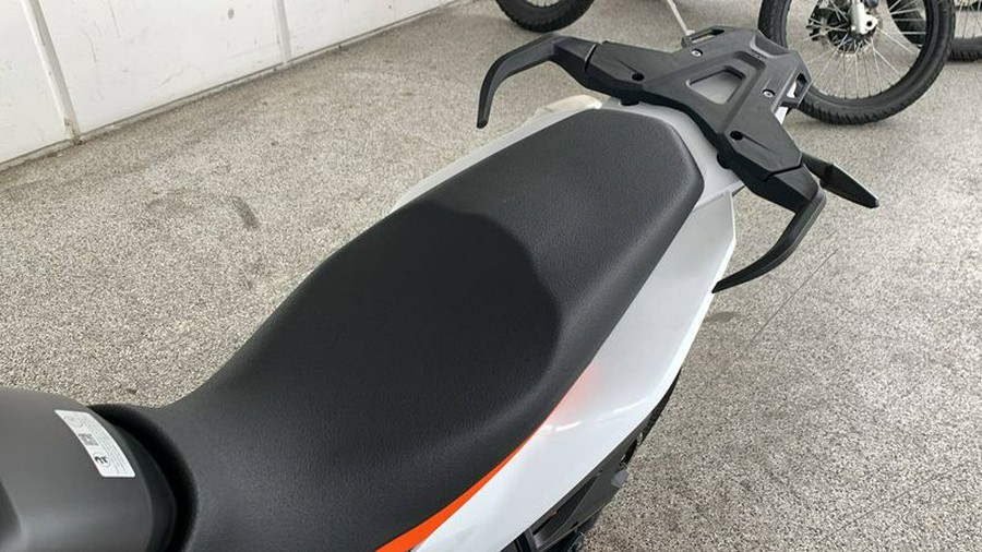 2024 KTM 890 SMT