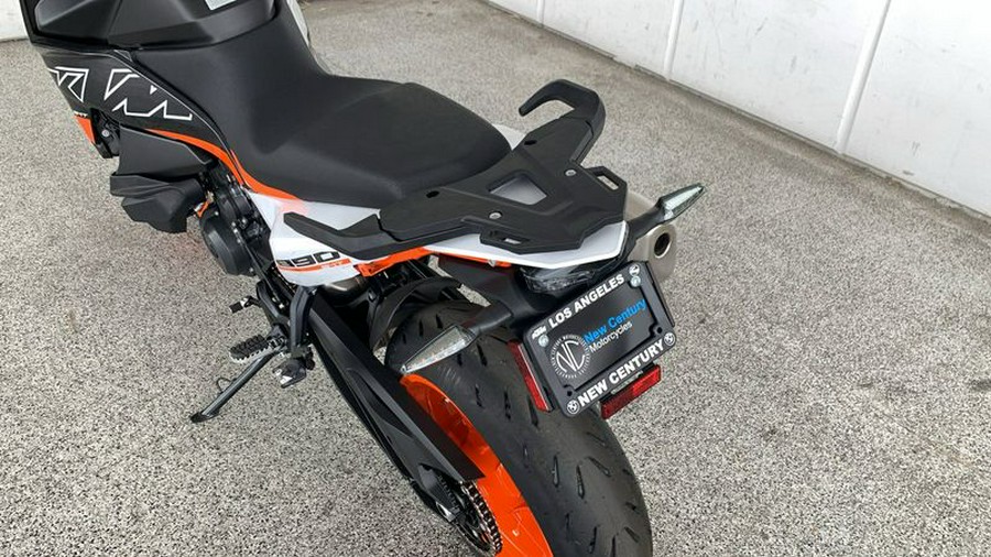 2024 KTM 890 SMT