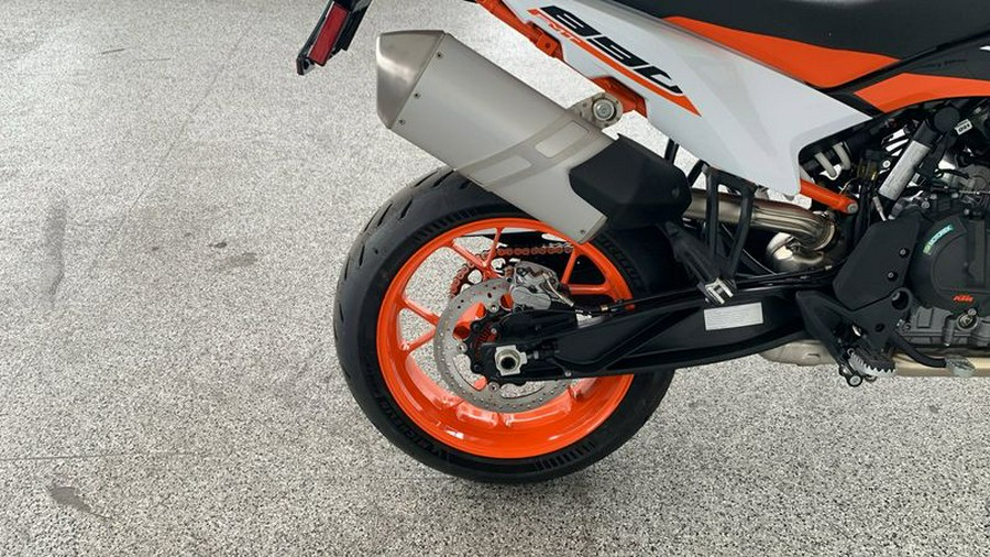 2024 KTM 890 SMT