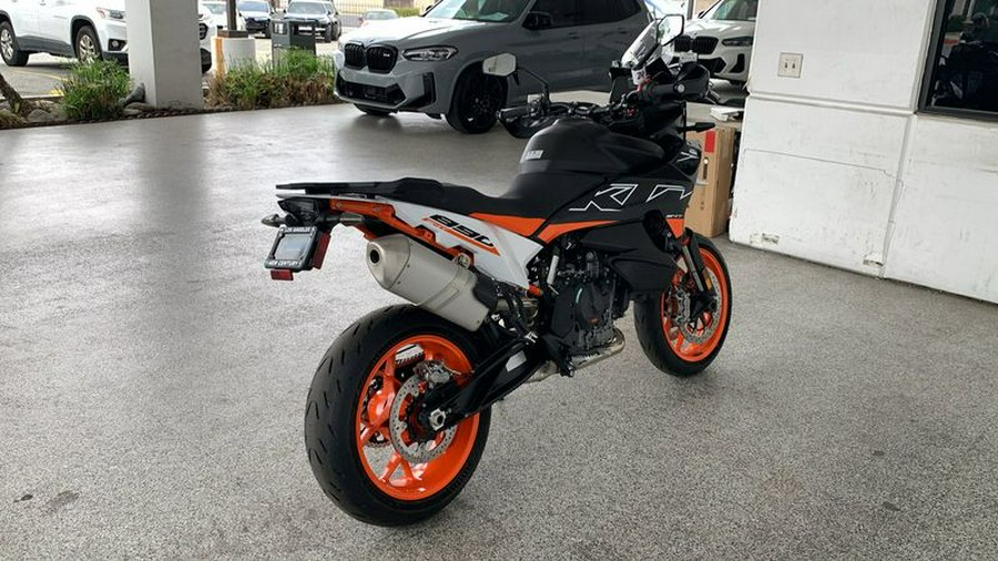 2024 KTM 890 SMT