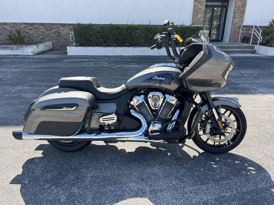 2020 Indian Motorcycle® Challenger Titanium Metallic