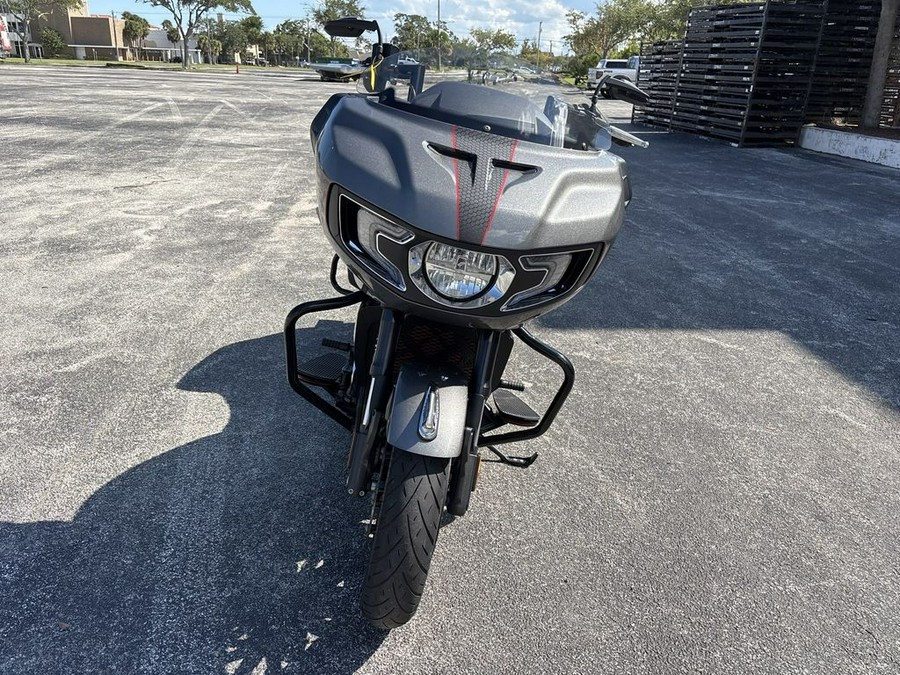 2020 Indian Motorcycle® Challenger Titanium Metallic