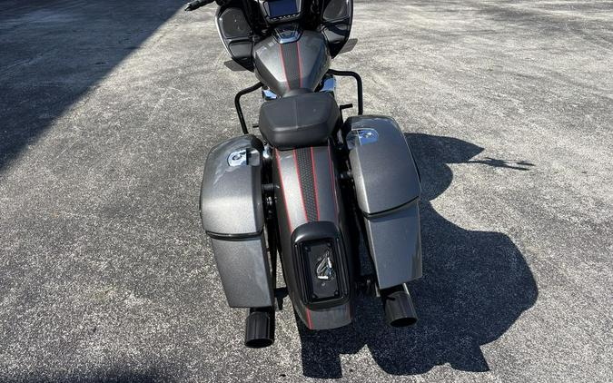 2020 Indian Motorcycle® Challenger Titanium Metallic