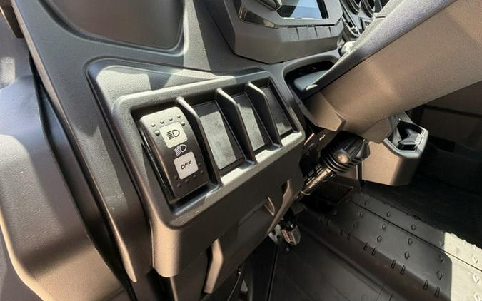 2026 Can-Am Defender DPS CAB HD10