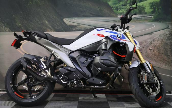 2026 BMW R 1300 R Performance