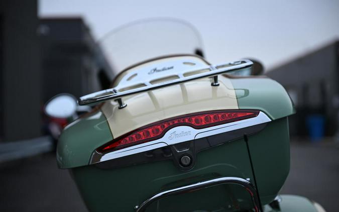 2017 Indian Motorcycle Roadmaster Willow Green Over Ivory Cream