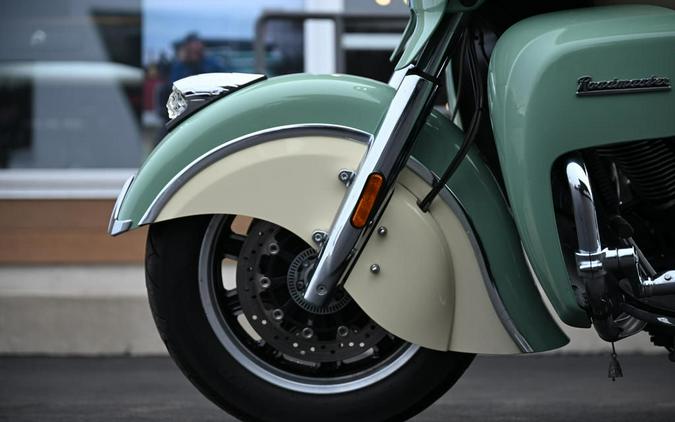 2017 Indian Motorcycle Roadmaster Willow Green Over Ivory Cream
