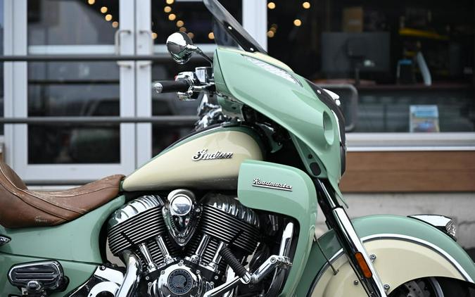 2017 Indian Motorcycle Roadmaster Willow Green Over Ivory Cream