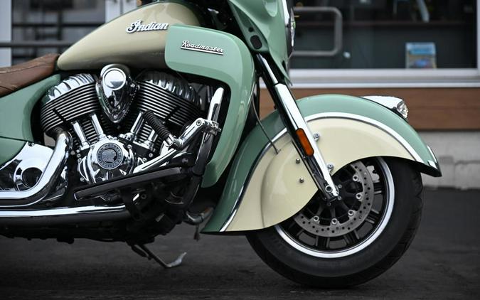 2017 Indian Motorcycle Roadmaster Willow Green Over Ivory Cream