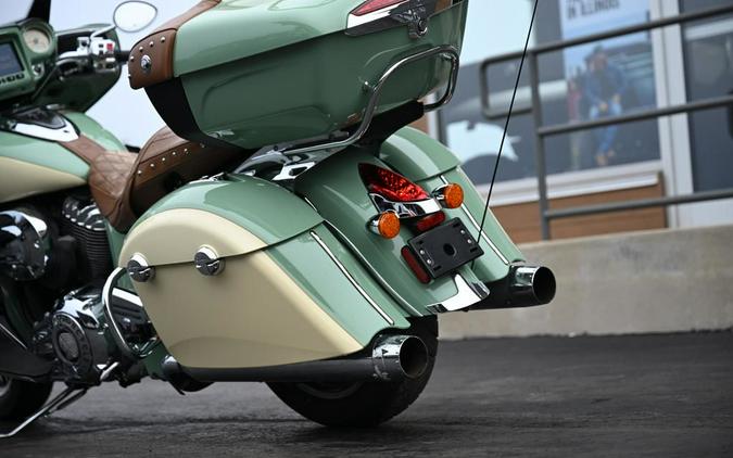 2017 Indian Motorcycle Roadmaster Willow Green Over Ivory Cream