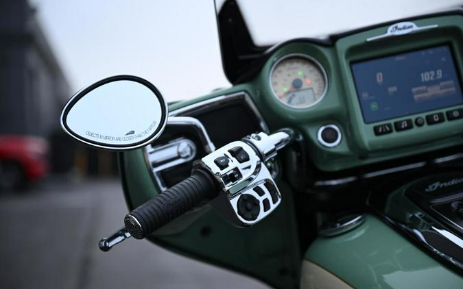 2017 Indian Motorcycle Roadmaster Willow Green Over Ivory Cream