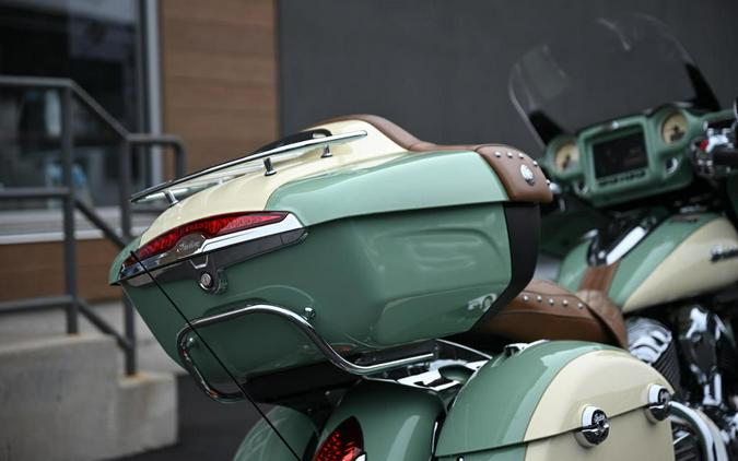 2017 Indian Motorcycle Roadmaster Willow Green Over Ivory Cream