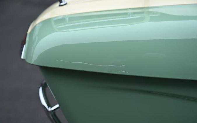 2017 Indian Motorcycle Roadmaster Willow Green Over Ivory Cream