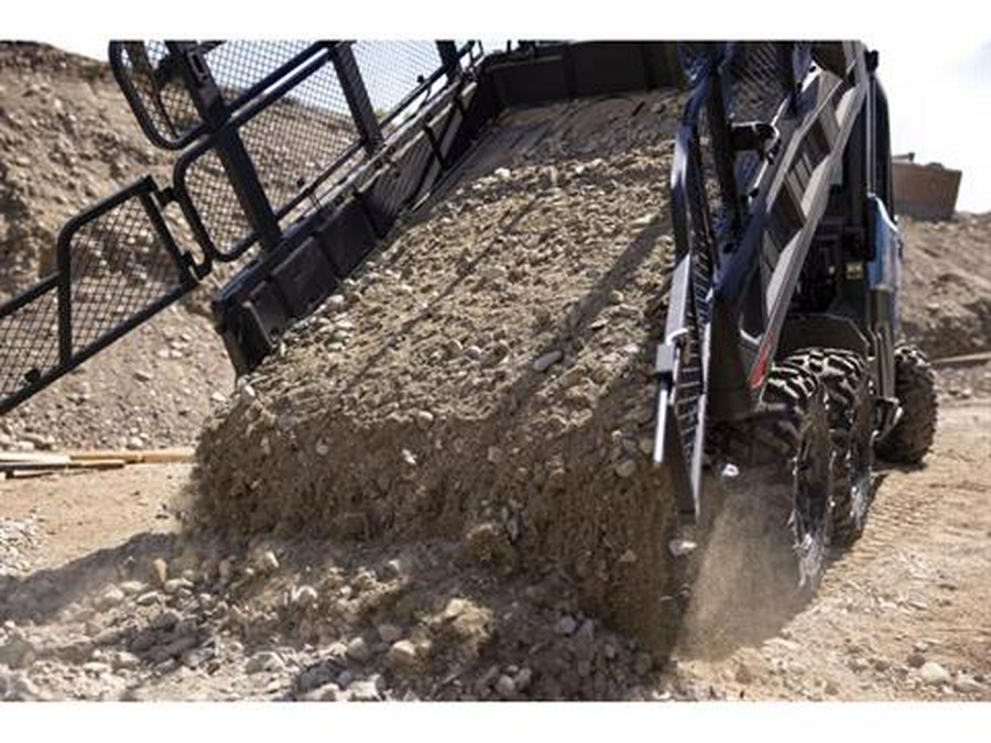 2025 Can-Am Defender 6x6 XT