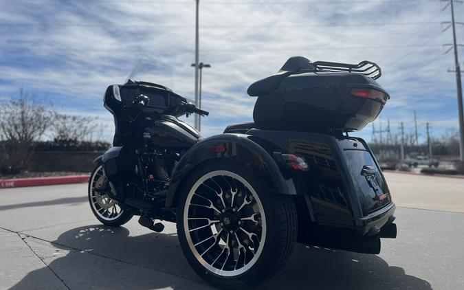 2026 Harley-Davidson® FLHLT Street Glide 3 Limited Vivid Black