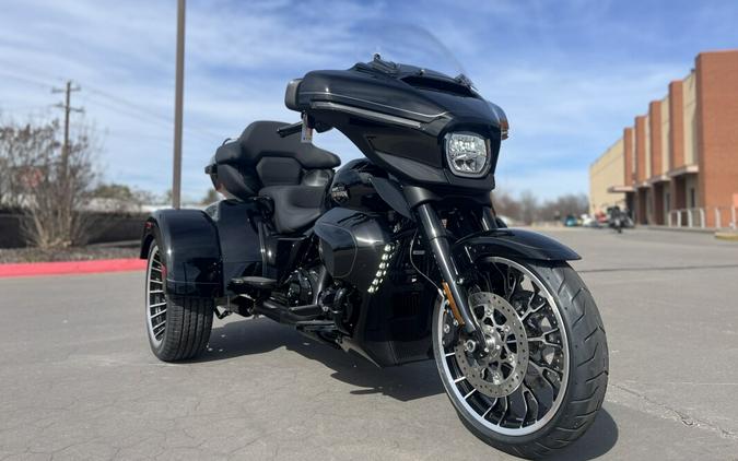 2026 Harley-Davidson® FLHLT Street Glide 3 Limited Vivid Black