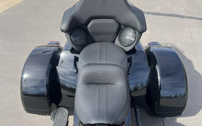 2026 Harley-Davidson® FLHLT Street Glide 3 Limited Vivid Black